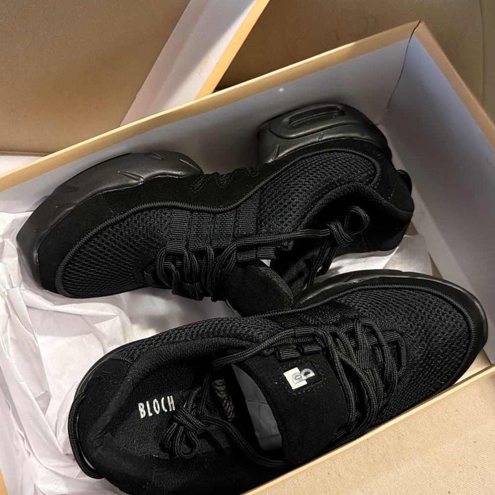 Bloch Black Breathable Mesh Lace-Up Sneakers